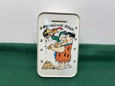 1979 Hanna-Barbera FRED FLINSTONE FLINTSTONES Tin BEDROCK BANK - Imagem 1 de 4