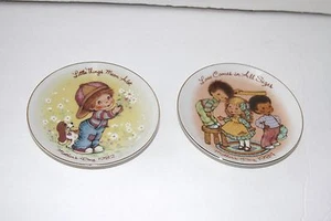 2 Stück Vintage Avon Muttertag Joan Walsh Anglund ? Sammelteller 1982 1984 - Bild 1 von 4