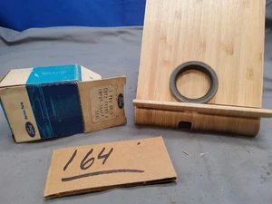 NOS FORD 1969-71 FORD MUSTANG V8 4SPD INPUT SHAFT OIL SEAL c3tz-7a283-b TOP LOAD - Bild 1 von 1