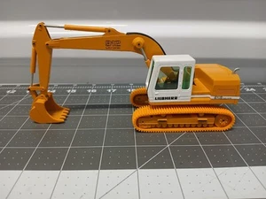 Conrad 1/50 Scale Liebherr 912 Excavator - Picture 1 of 2