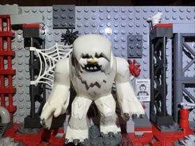 READ LEGO Star Wars Wampa Minifigure Set 8089 INCOMPLETE/DAMAGED