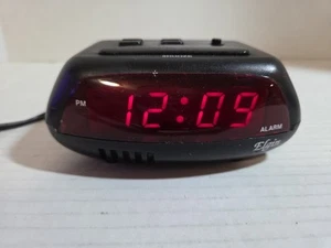 Elgin Digital Display Alarm Clock, Model 3040 - Tested Works - Picture 1 of 8