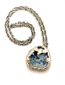 Blue Crystal Geode Stone Pendant Necklace Silver Tone Twist Chain 24" - Picture 1 of 8