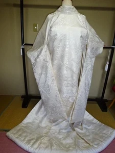 Kimono Bride Costume White Uchikake 1 with Floral Pattern, Light Damage - Picture 1 of 10