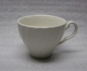 Johnson Brothers Schneewittchen Eisenstein Regency Muster flache Tasse - Bild 1 von 4