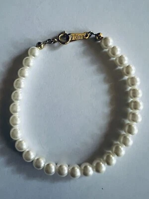Pulsera de perlas de imitación de Claire's. Foto 1 de 4