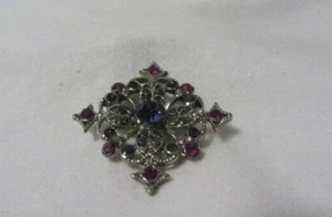 VTG COSTUME JEWELRY AMETHYST STONES FILIGREE CROSS IN CENTER SILVER PIN BROOCH - Picture 1 of 4