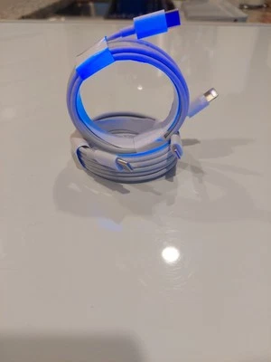 Apple iPhone Lightning 充电线,2 米  质量 💯💯 苹果充电器   — 第 1/4 张图片