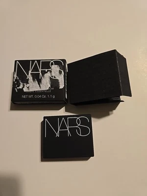 Sombra de ojos única cableada NARS Pointe Noire, 0,12 onzas, (5343) Foto 1 de 4