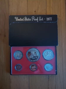 1977 US United States Mint Coin Proof Set w/ Case - Picture 1 of 2