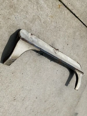 Cadillac 1961 guardabarros falda con moldura Foto 1 de 4