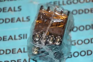 Fuji Electric 1RC0A0110 SRCa3631-O/UL Magnetic Contactor 110/120V 1RCOAO110 New - Picture 1 of 2