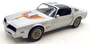 Greenlight 1/18 Scale Diecast 19101 - 1977 Pontiac Firebird T/A - Silver - Picture 1 of 5