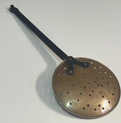 Ancien écumoire cuillère en cuivre et fer ustensile de cuisine - Photo 1/4