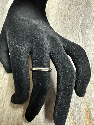 10k White Gold Wedding Band Size 6.75 - Image 1 of 4