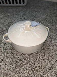 THE BAKESHOP Master Class 11" casserole baking dish pot winter holly Christmas - Picture 1 of 2