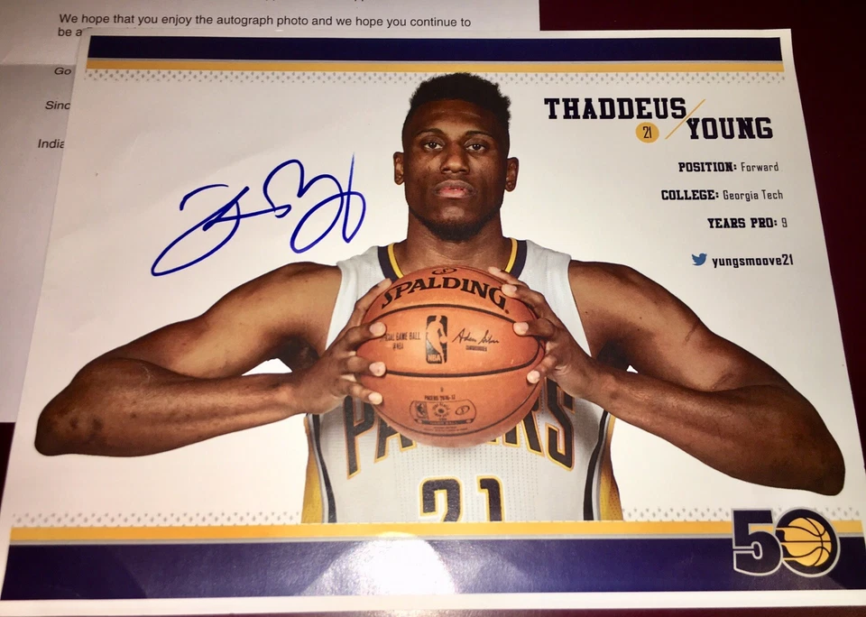 Баскетбольная фотография Таддеуса Янга из San Antonio Spurs NBA с автографом 8X10 + сертификат подлинности - Изображение 1 из 4