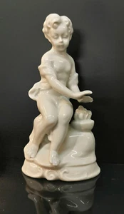 9924017-ds Porcelain Figurine Allegory Winter 4 Seasons Wagner&Apel H14cm - Picture 1 of 3