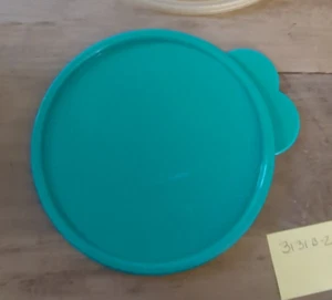 Tupperware Lid Teal 3131B-2 - Picture 1 of 3