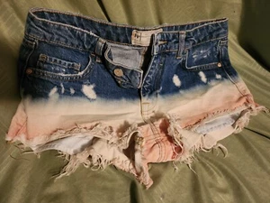 Free People Ombre Distressed Shorts Mid Rise Cut Out 25 Bleach Blue EUC B71 - Bild 1 von 4