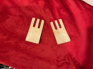 Wood Salad Hands Pasta Tossing Tongs Claws - Picture 1 of 2