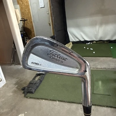 Titleist 690 CB Forged 2 Iron RH – Regular Flex Steel Shaft Driving Iron - Image 1 of 4