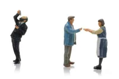 HO Scale People - 5870019 - Herring fish shop figures - Image 1 of 4