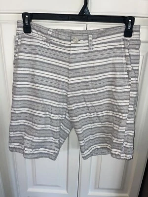 Bermudas para hombre Old Navy azul marino a rayas blancas talla 30 ajustadas Foto 1 de 4