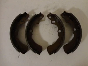 Daihatsu Hijet Rear Brake Shoe Set Fits S80P S81P S82P S83P Models - Picture 1 of 2