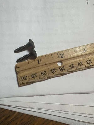 GMC Yukon XL Suburban 2000-2006 OEM tercera tercera luz de freno juego de tornillos 02 03 04 05 Foto 1 de 4