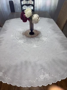 VTG Madeira Embroidery Linen Round Tablecloth, 66, Bride's Floral - Picture 1 of 7