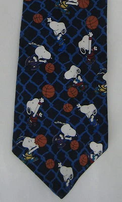 Peanuts Snoopy Baloncesto Hombres Novedad Corbata Cuello Corbata Seda Beagle B Ball Foto 1 de 2