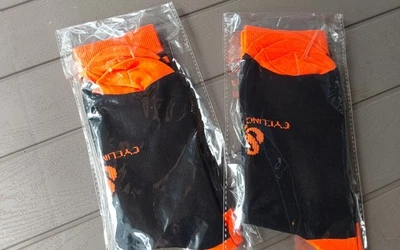 2 PAIRS ! Women Men's Cycling Socks Breathable, anti slip bike MTB Footwear sock - Image 1 of 2
