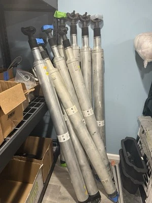 Eixo de transmissão traseiro 2021-2024 Ram 1500 TRX fabricante de equipamento original  - Imagem 1 de 2