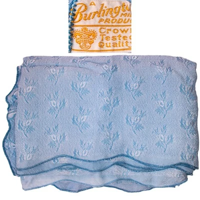 Colcha de brocado satinado azul vintage de los años 40 festoneada Burlington completa 84x94 Foto 1 de 4