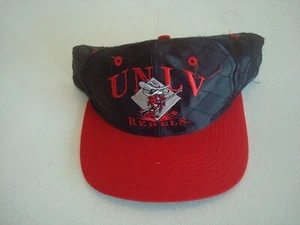 UNLV RUNNIN REBELS SIGS 80S   SCRIPT 90S SNAPBACK GOLF HAT CAP VINTAGE EE3 - Picture 1 of 5