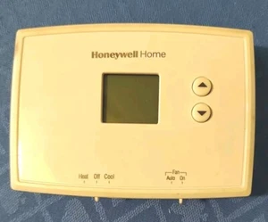 Honeywell RTH111B1024 Digital Non-Programmable Thermostat - Picture 1 of 5