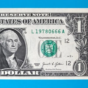 LEADING YEAR 1978 (0666) : L 19780666 A $1 One Dollar Bill *UNC* - Picture 1 of 3