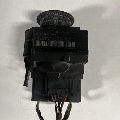 MERCEDES-BENZ FREIGHTLINER DODGE SPRINTER IGNITION SWITCH NO KEY A9069003200 - Image 1 of 4