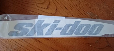 Pegatina Ski-Doo Renegade 900 Ace Turbo Hood 2020 nueva 516009080 se adapta a más Foto 1 de 4