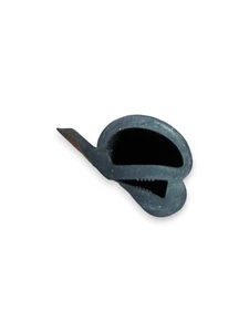 Safari Outer Rear Window Seal, Beetle, 1965-72 - Foto 1 di 2
