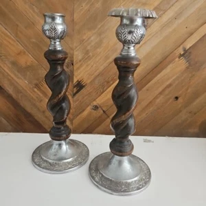 Antiguo par de candelabros torcidos de cebada de roble inglés - Imagen 1 de 9