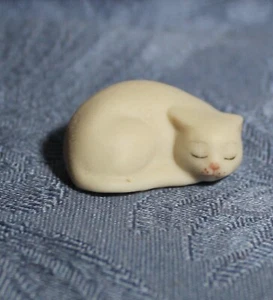 Small Porcelain Cat for a Dollhouse or Doll Scene Unsure of Scale Cute Cat! - Picture 1 of 3