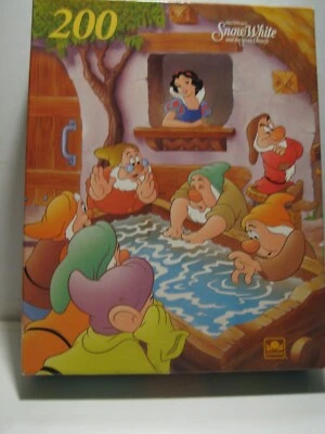 Rompecabezas Disney Blancanieves y los siete enanitos 200 piezas dorado 4716A-45 Foto 1 de 4