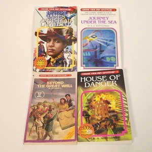 Lot of 4 CYOA Choose Your Own Adventure Early Chapter Books Reluctant Reader PB - Bild 1 von 24