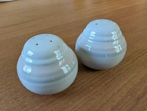 NORITAKE STONEWARE PAINTED SUNSET MESA BROWN/BEIGE ROUND SALT & PEPPER SHAKERS - Picture 1 of 4