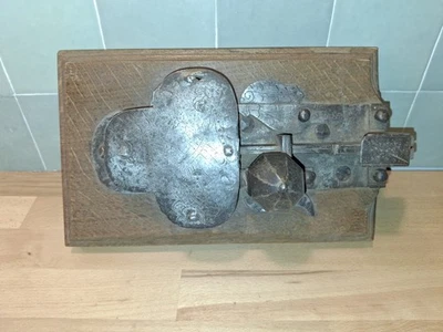 Serrure Ancienne 17 ieme siecle Fer forgé  Haute Époque  Art Populaire Alsace  - Photo 1/4