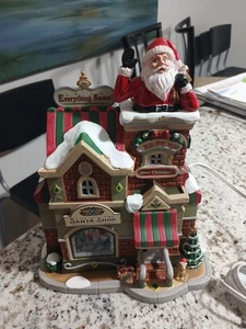 LEMAX SANTA SHOP EVERYTHING SANTA + LIGHT - 9" GUTER ZUSTAND! - Bild 1 von 8