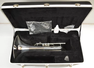 DEMOSTRACIÓN ADAMS MF1S PLATA MARCHA CUERNO FRANCÉS, LLAVE DE BB - ESTUCHE Y BOQUILLA Foto 1 de 4