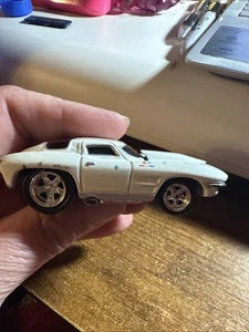 Funline 1960's Corvette Stingray in White - 2000 Die Cast LOOSE - Picture 1 of 7